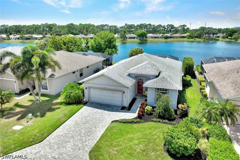 2 bedroom SingleFamilyResidence at 484 Crossfield Cir, Maplewood, Naples — photo 2