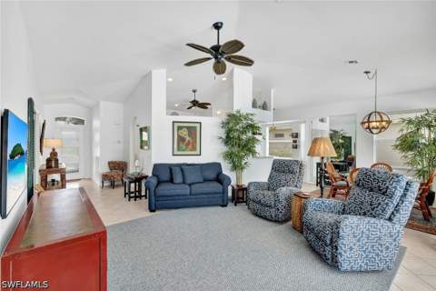484 Crossfield Cir, Naples FL - photo 8 of 40