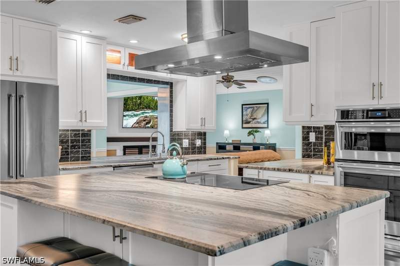 3 bedroom SingleFamilyResidence at 6061 Golden Oaks Ln, Oakes Estates, Naples — photo 5