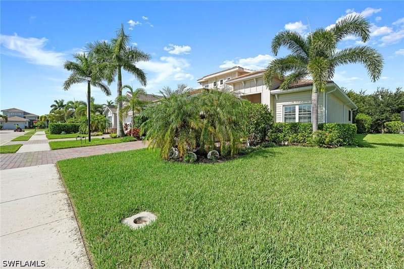 3 bedroom SingleFamilyResidence at 14540 Stern Way, Halfmoon Point, Naples — photo 3
