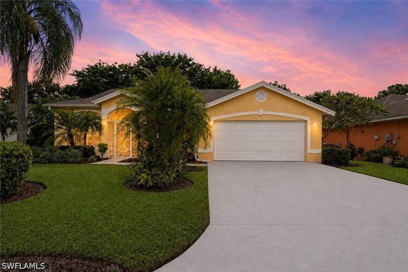3 bedroom SingleFamilyResidence at 1896 Piccadilly Circus, Crown Pointe East, Naples — photo 2