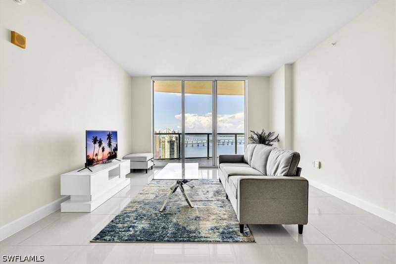 2 bedroom Condominium at 3000 Oasis Grand Blvd 2802, Oasis, Fort Myers — photo 4