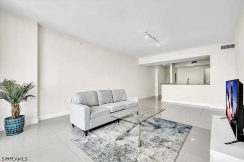 3000 Oasis Grand Blvd 2802, Fort Myers FL - photo 8 of 49