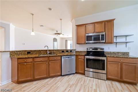 11318 Red Bluff Ln, Fort Myers FL - photo 10 of 41