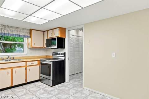 2248 Ivy Ave, Fort Myers FL - photo 17 of 36