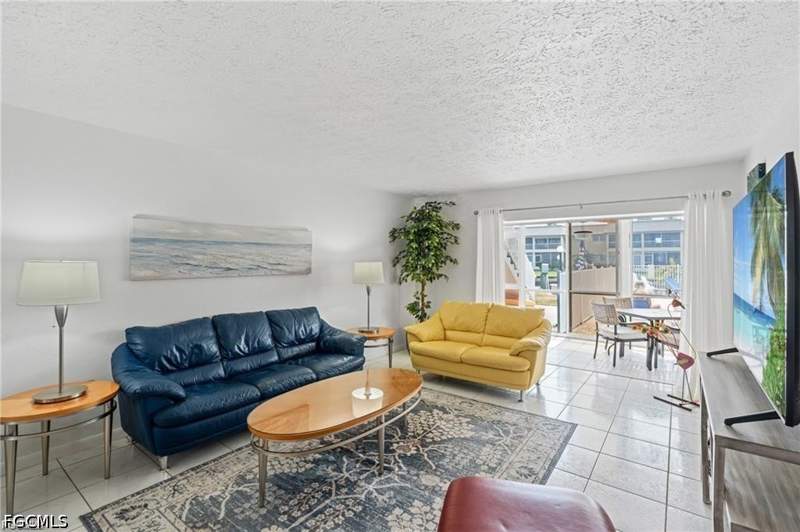 2 bedroom Condominium at 1006 SE 46th St 1B, Gulf Manor Condo, Cape Coral — photo 3