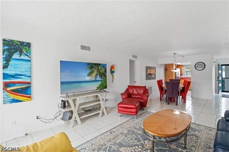 2 bedroom Condominium at 1006 SE 46th St 1B, Gulf Manor Condo, Cape Coral — photo 4