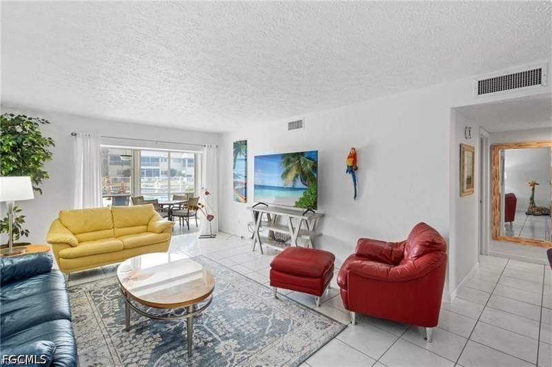 2 bedroom Condominium at 1006 SE 46th St 1B, Gulf Manor Condo, Cape Coral — photo 5