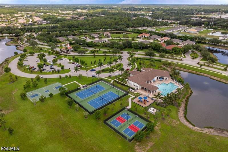 4 bedroom SingleFamilyResidence at 14517 Monrovia Ln, Portico, Fort Myers — photo 5