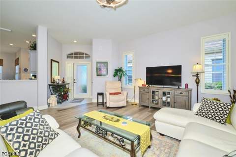 9203 Willowcrest Ct, Fort Myers FL - photo 14 of 50