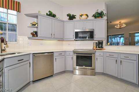 9203 Willowcrest Ct, Fort Myers FL - photo 19 of 50