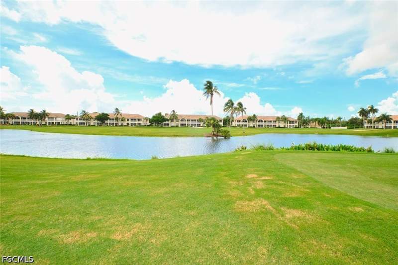 3 bedroom SingleFamilyResidence at 9203 Willowcrest Ct, Lexington Country Club, Fort Myers — photo 2