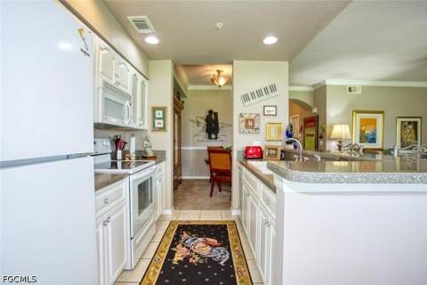 10453 Washingtonia Palm Way 3323, Fort Myers FL - photo 11 of 50