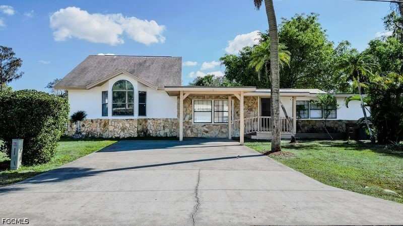 5 bedroom SingleFamilyResidence at 599 Carolina Ave, Fort Myers, Fort Myers — photo 1