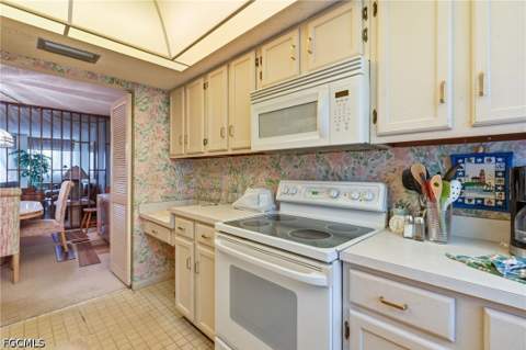 4436 Crossjack Ct B10, Fort Myers FL - photo 13 of 50