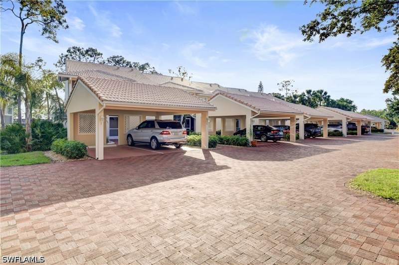 2 bedroom Condominium at 2420 Hidden Lake Dr 5, Falling Waters, Naples — photo 4