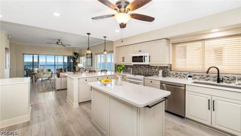 14811 Laguna Dr 202, Fort Myers FL - photo 10 of 28