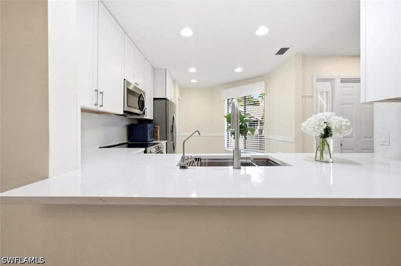 2 bedroom Condominium at 506 Courtside Dr E201, Courtside Commons, Naples — photo 5