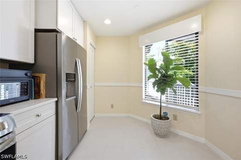 506 Courtside Dr E201, Naples FL - photo 7 of 40