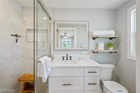 210 Dakota Ave, Fort Myers Beach FL - photo 14 of 34