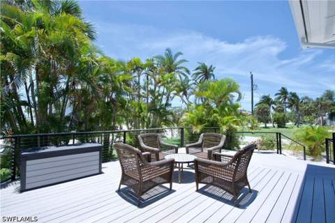 210 Dakota Ave, Fort Myers Beach FL - photo 19 of 34