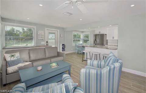 210 Dakota Ave, Fort Myers Beach FL - photo 6 of 34
