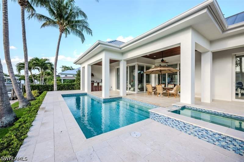 3 bedroom SingleFamilyResidence at 1880 Sandpiper St, Royal Harbor, Naples — photo 4