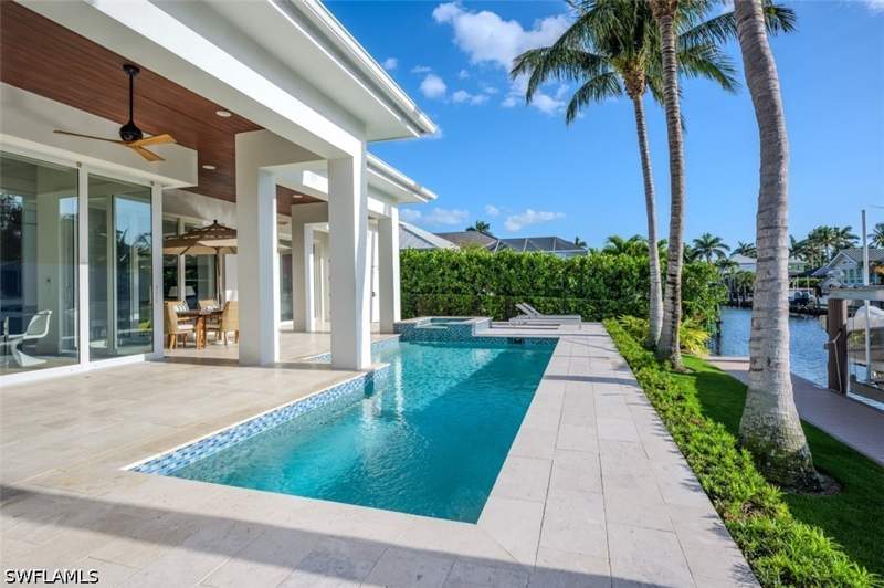 3 bedroom SingleFamilyResidence at 1880 Sandpiper St, Royal Harbor, Naples — photo 5