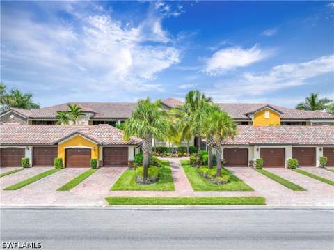 9517 Avellino Way 2215, Naples FL - photo 8 of 41