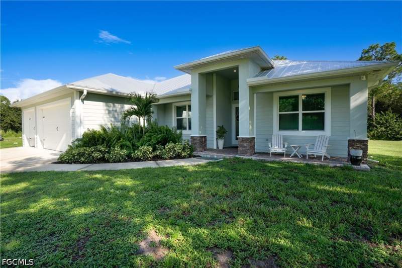 4 bedroom SingleFamilyResidence at 19181 Meredith Rd, North Fort Myers, North Fort Myers — photo 3