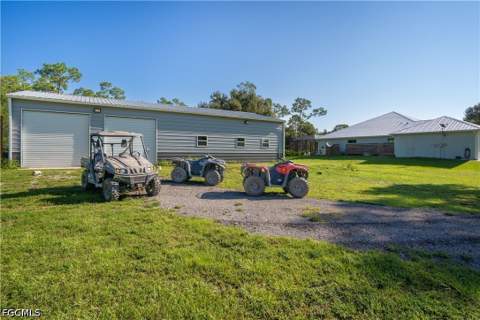 19181 Meredith Rd, North Fort Myers FL - photo 6 of 50