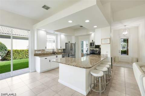 28032 Eagle Ray Ct, Bonita Springs FL - photo 6 of 38