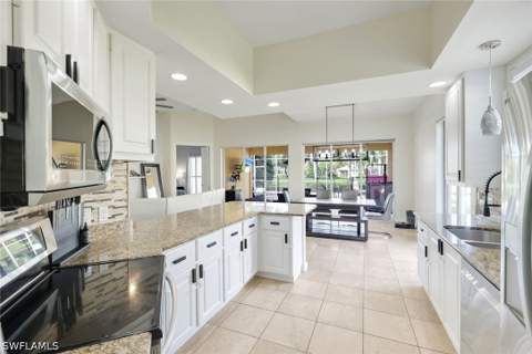 28032 Eagle Ray Ct, Bonita Springs FL - photo 8 of 38