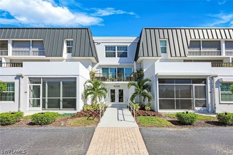 2 bedroom Condominium at 4200 Belair Ln 302, Harborside Terrace, Naples — photo 1