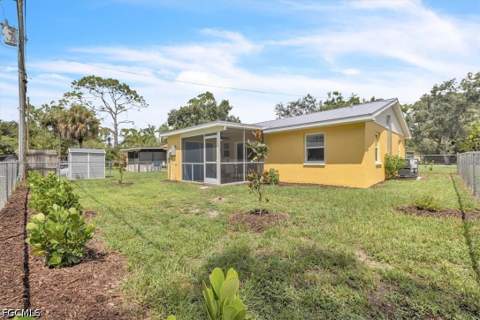 537 Capitol St, North Fort Myers FL - photo 24 of 36