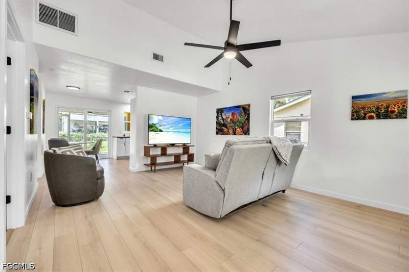 2 bedroom SingleFamilyResidence at 537 Capitol St, Palmona Park, North Fort Myers — photo 3