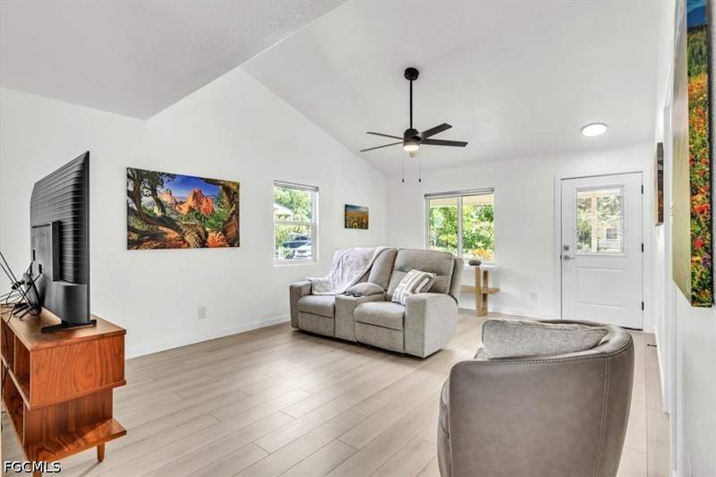 2 bedroom SingleFamilyResidence at 537 Capitol St, Palmona Park, North Fort Myers — photo 5