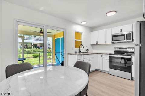 537 Capitol St, North Fort Myers FL - photo 6 of 36