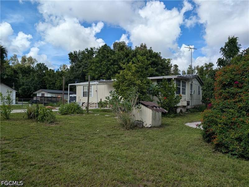 3 bedroom ManufacturedHome at 2613 Harmony Ave, North Fort Myers, North Fort Myers — photo 2