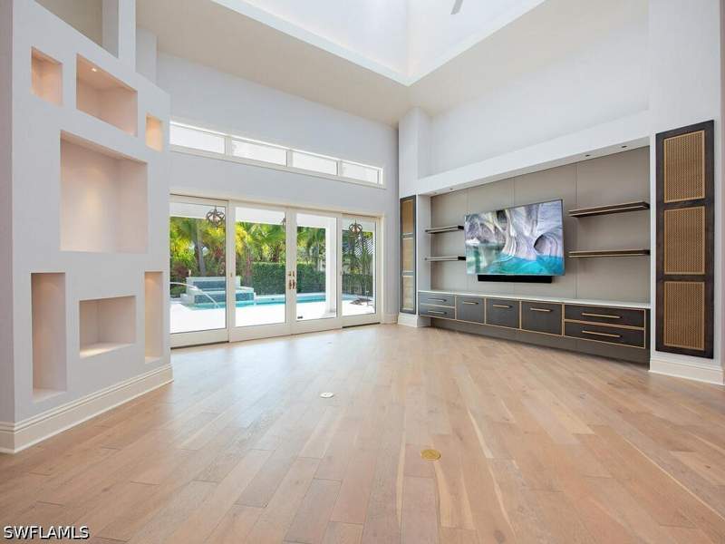 3 bedroom SingleFamilyResidence at 180 7th Ave S, Olde Naples, Naples — photo 5