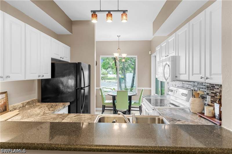 2 bedroom Condominium at 5470 16th Pl SW 101, Golden Gate City, Naples — photo 5