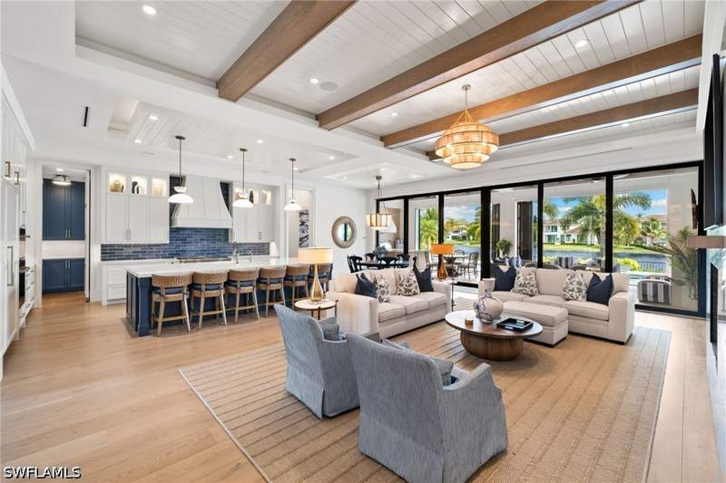 5 bedroom SingleFamilyResidence at 528 Turtle Hatch Rd, Park Shore, Naples — photo 4