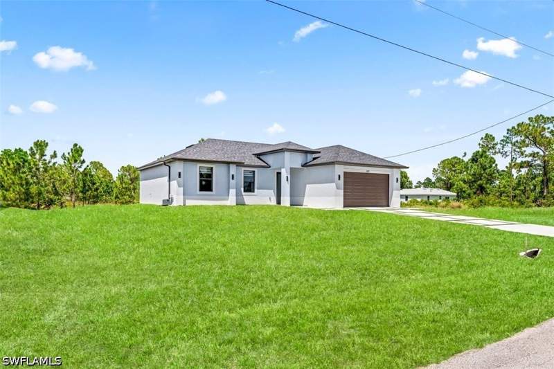 3 bedroom SingleFamilyResidence at 1113 Dutchess St E, Lehigh Acres, Lehigh Acres — photo 4