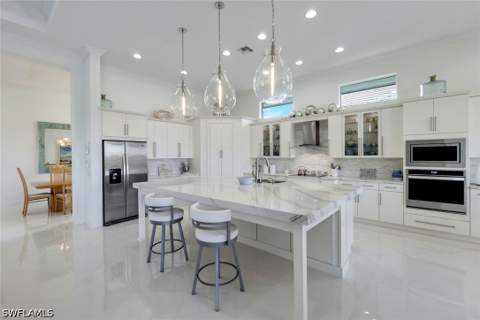 6245 Negril Isle Dr, Naples FL - photo 7 of 34