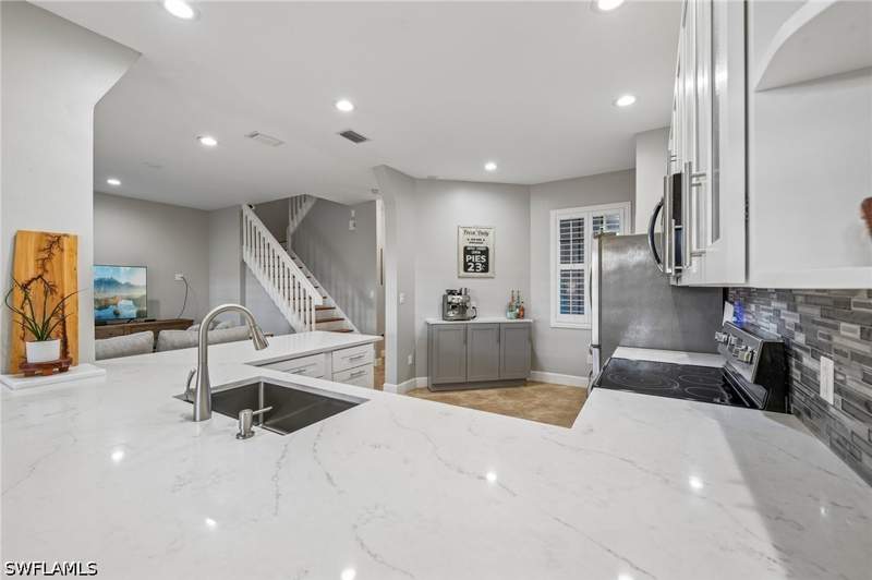 4 bedroom Townhouse at 14966 Summit Place Cir, Summit Place, Naples — photo 4