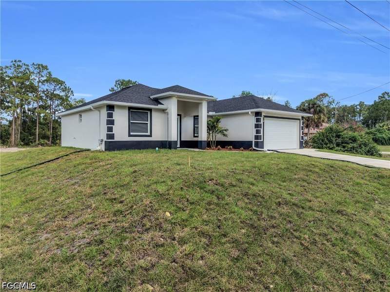 3 bedroom SingleFamilyResidence at 1012 Clark Ave, Island Of Happiness, Lehigh Acres — photo 4