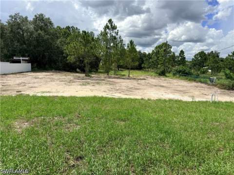 1409 Roosevelt Ave, Lehigh Acres FL - photo 11 of 27