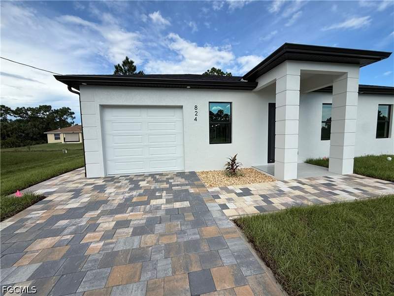 3 bedroom SingleFamilyResidence at 824 Dawhert Ave S, Lehigh Acres, Lehigh Acres — photo 5