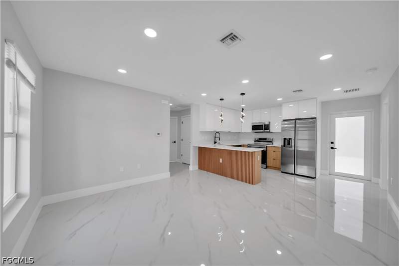 3 bedroom SingleFamilyResidence at 747 Fleming Ave S, Lehigh Acres, Lehigh Acres — photo 4