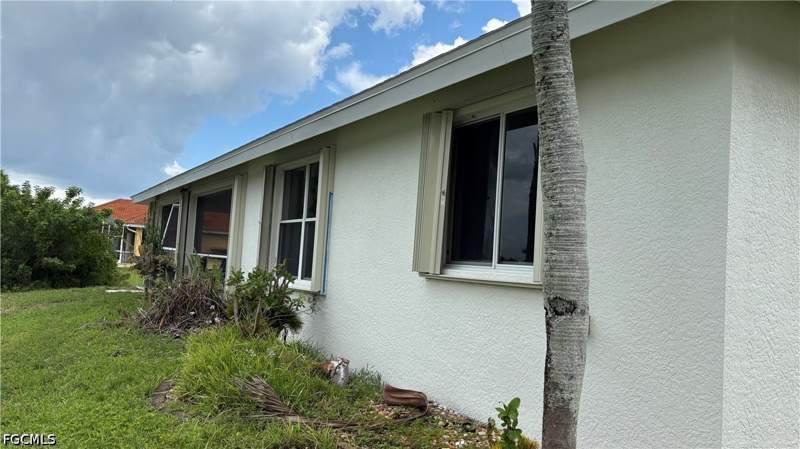3 bedroom SingleFamilyResidence at 2810 NW 14th Ter, Cape Coral, Cape Coral — photo 5